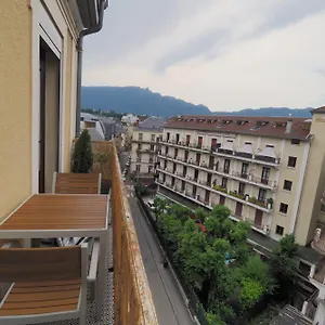 https://17-davat.hotels-rhonealpes.com